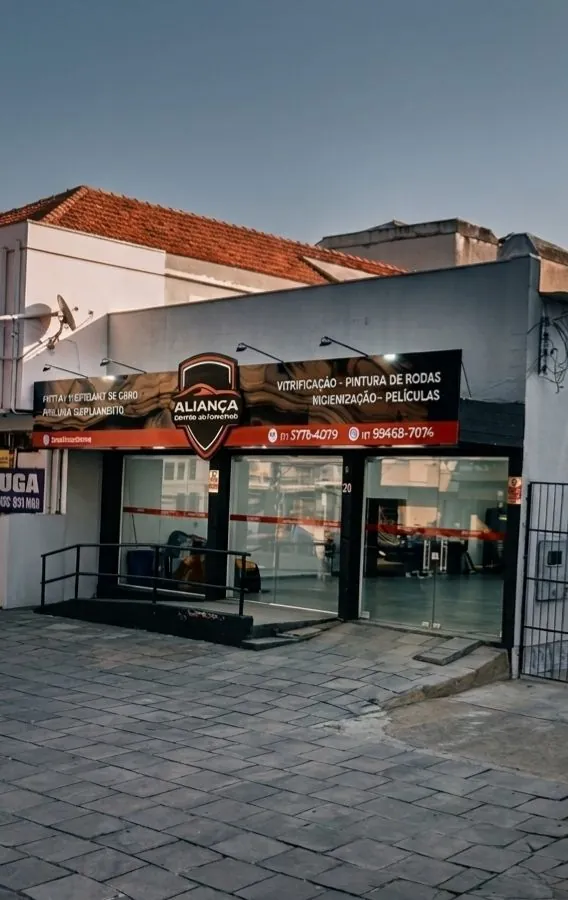 Equipe da Aliança Centro Automotivo trabalhando na oficina em Porto Alegre